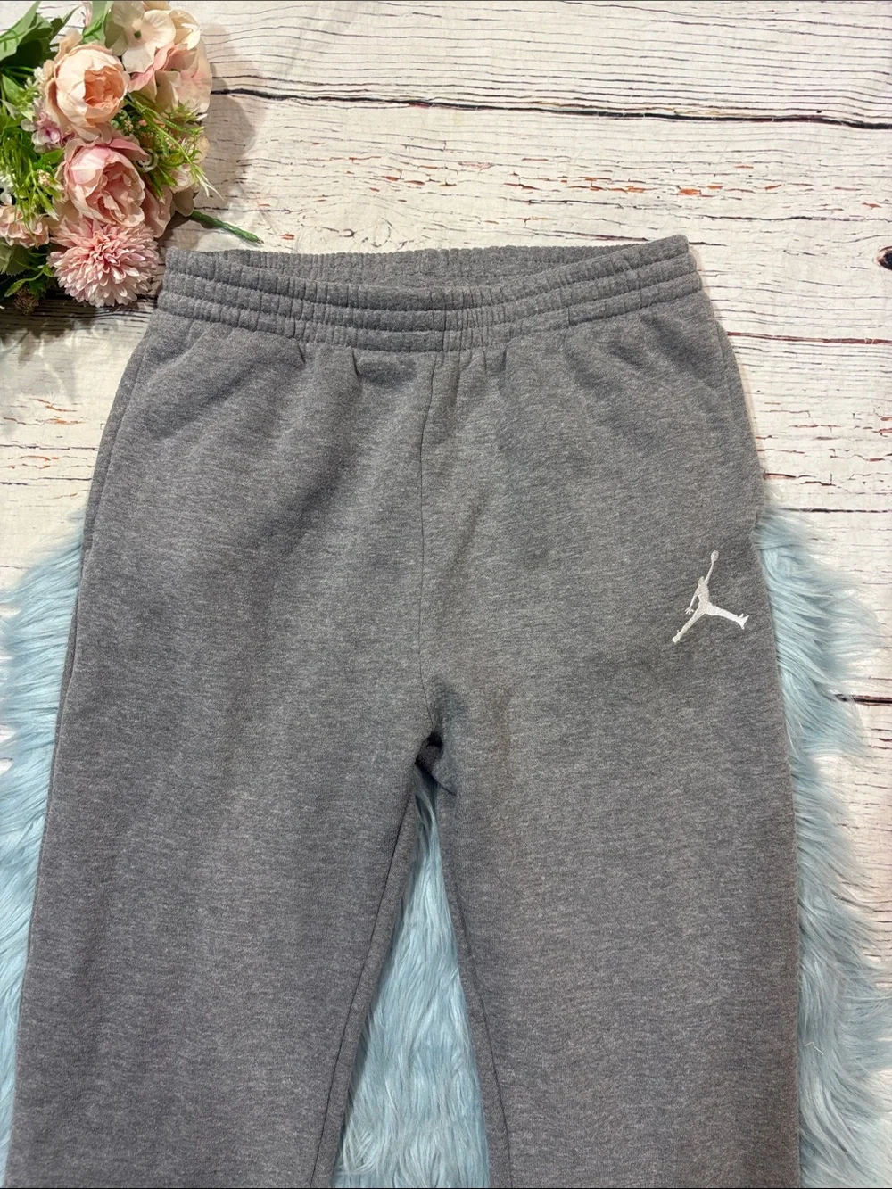 Air Jordan Nike Boys Gray High Rise Jogger Sweatpants